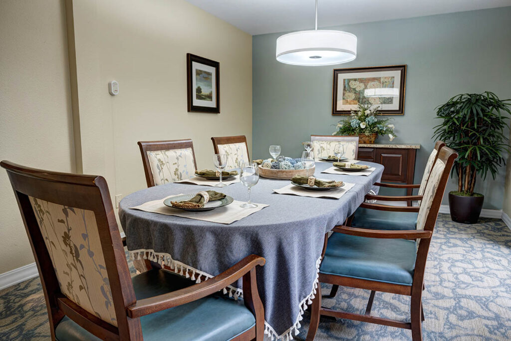 The Rivers at Puyallup | Dining Room Table