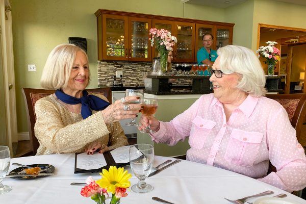 Town Village of Leawood | Senior friends enjoying a meal